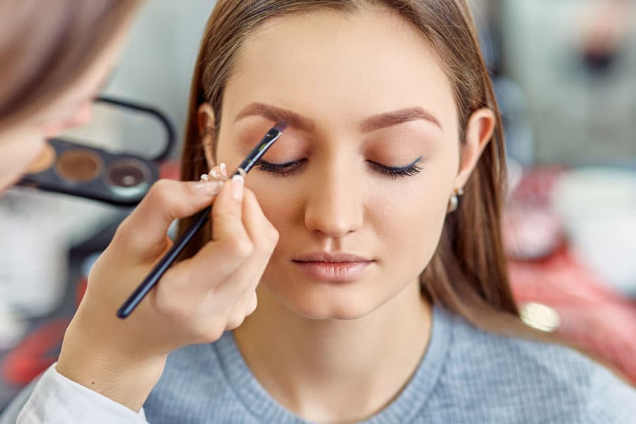 Delineación de cejas en Ramiro Gill