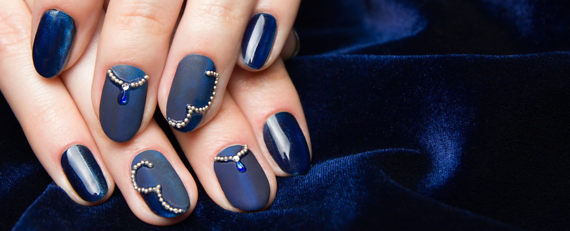 ¿Buscas un diseño innovador para tus uñas?