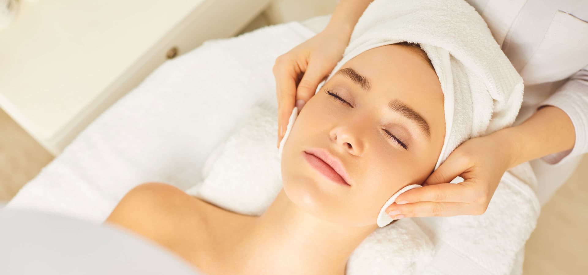 Pide cita para un tratamiento facial en Ramiro Gill